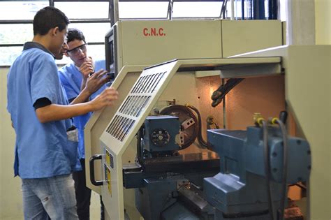 operador de torno e centro de usinagem cnc|Vagas de Emprego de Operador de Torno CNC .